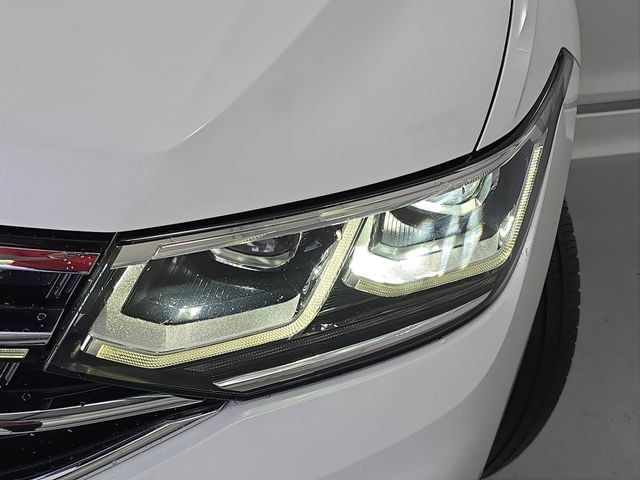 Used 2022 Volkswagen Tiguan SEL R-Line AWD/4WD image 31
