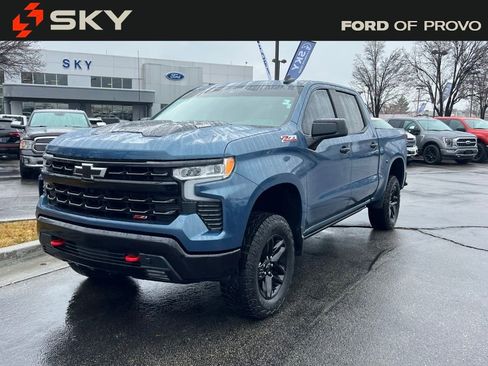 Used 2024 Chevrolet Silverado 1500 LT Trail Boss w/ Convenience Package II image 2