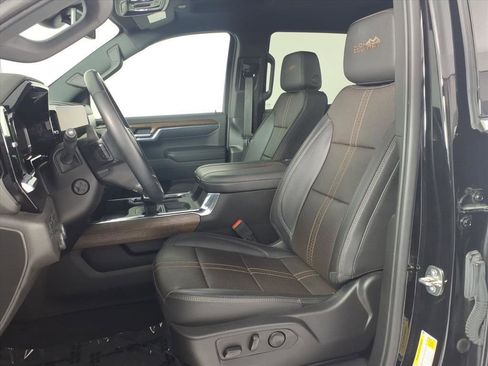 Used 2023 Chevrolet Silverado 1500 High Country image 5