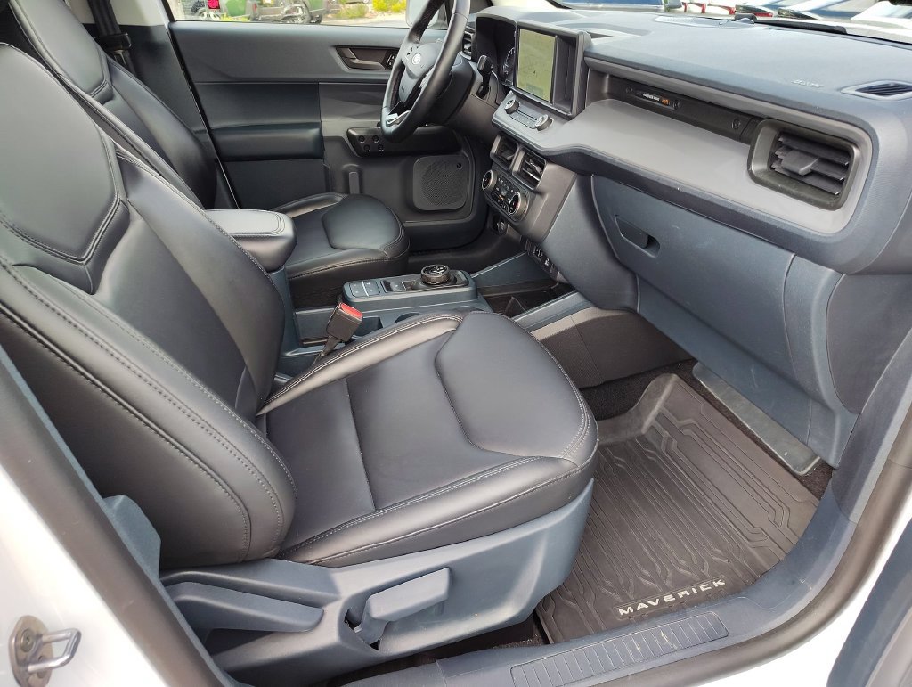 Used 2024 Ford Maverick Lariat w/ Black Appearance Package AWD/4WD image 33