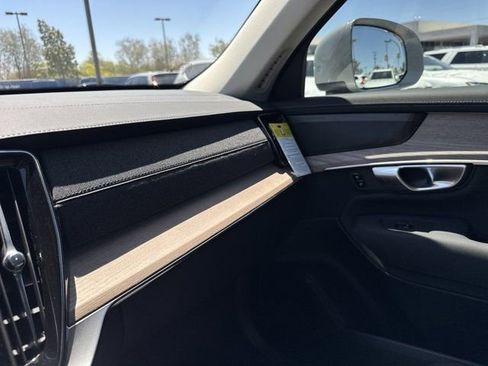 New 2025 Volvo XC90 B6 Plus w/ Protection Package Premier image 25