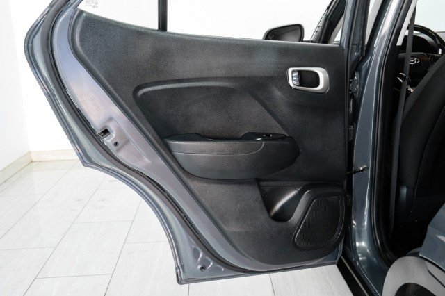 Used 2024 Hyundai Venue SEL FWD image 41