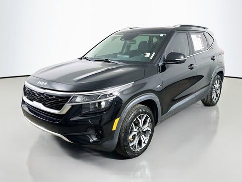 Used 2022 Kia Seltos EX AWD/4WD image 3