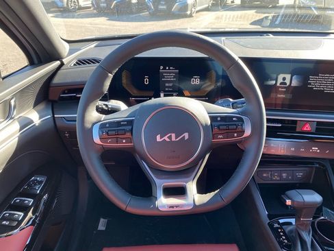 Used 2025 Toyota Tacoma TRD Off-Road image 11