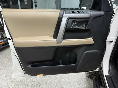 Used 2016 Toyota 4Runner SR5 Premium AWD/4WD image 18