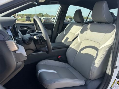 Certified 2025 Toyota Camry SE image 11