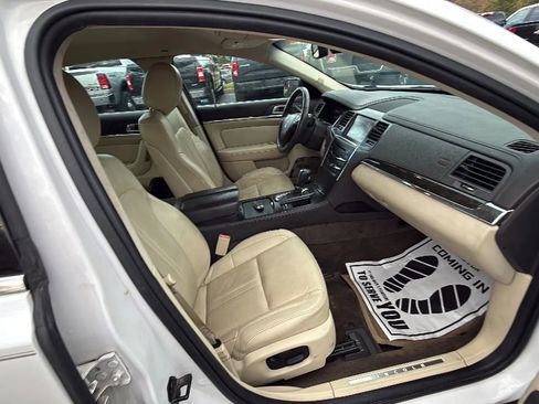 Used 2013 Lincoln MKS image 16
