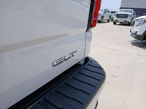 Used 2020 GMC Sierra 1500 SLT w/ X31 Off-Road Package AWD/4WD image 11