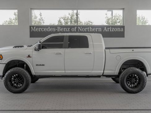 Used 2023 RAM 2500 Limited AWD/4WD image 2