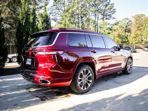 Used 2022 Jeep Grand Cherokee L Overland image 11