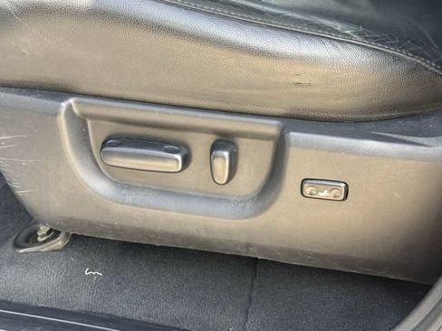 Used 2013 Toyota Tundra 2WD CrewMax w/ SR5 Pkg image 17