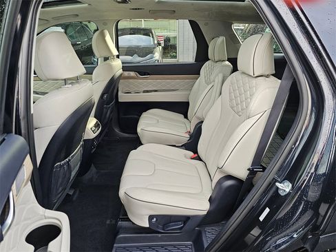 Used 2022 Hyundai Palisade Calligraphy image 18