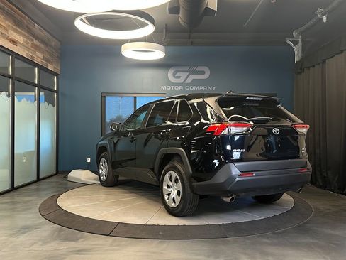 Used 2023 Toyota RAV4 LE AWD/4WD image 5