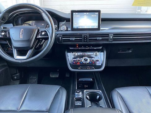 Used 2022 Lincoln Corsair AWD w/ Premium Package image 20