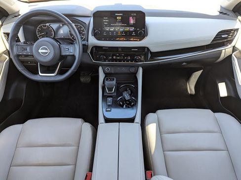 Used 2022 Nissan Rogue SL w/ SL Premium Package image 11