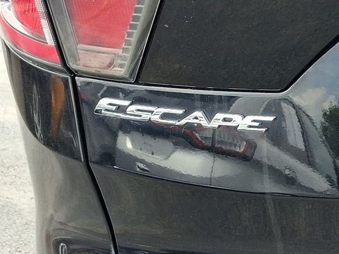 Certified 2018 Ford Escape SE w/ SE Sync 3 Package AWD/4WD image 30