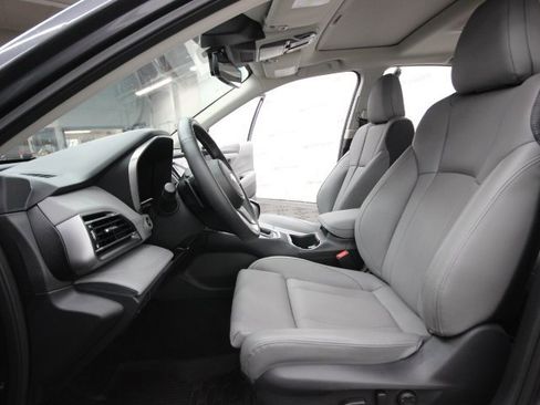 Used 2025 Subaru Legacy Limited image 17