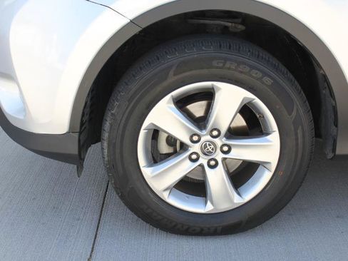 Used 2015 Toyota RAV4 XLE AWD/4WD image 34