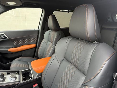 New 2025 Mitsubishi Outlander SEL image 21