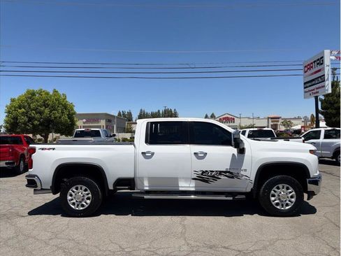 Used 2022 Chevrolet Silverado 2500 LTZ w/ Safety Package AWD/4WD image 5
