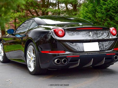 Used 2016 Ferrari California T image 16