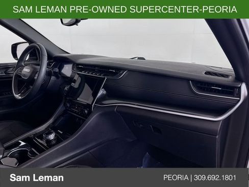 Used 2023 Jeep Grand Cherokee Altitude image 28