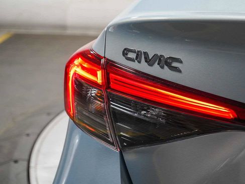 Used 2023 Honda Civic Touring image 13