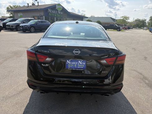 Used 2023 Nissan Altima 2.5 SV w/ SV Premium Package AWD/4WD image 6