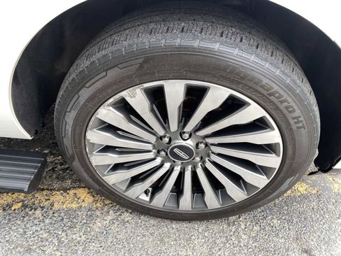 Used 2018 Lincoln Navigator L Reserve w/ Technology Package image 48