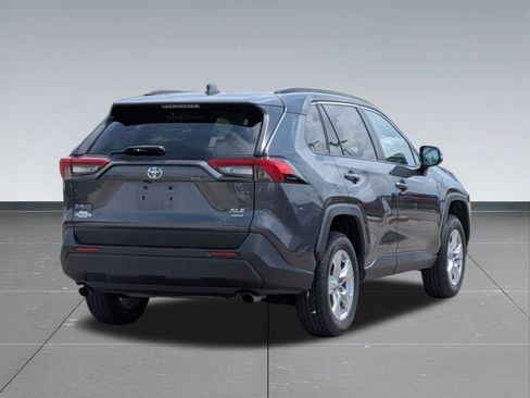 Used 2019 Toyota RAV4 XLE w/ Convenience Package AWD/4WD image 5