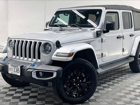 Used 2022 Jeep Wrangler Unlimited Sahara AWD/4WD image 1