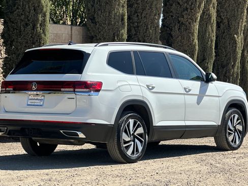 Certified 2024 Volkswagen Atlas SE image 4