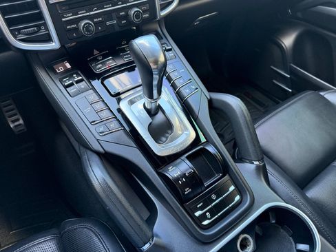 Used 2015 Porsche Cayenne S AWD/4WD image 19