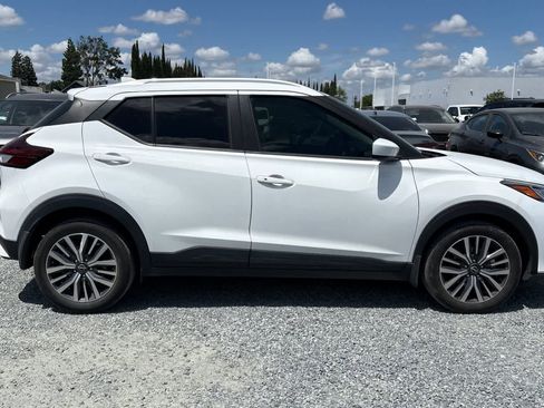 Used 2023 Nissan Kicks SV FWD image 9