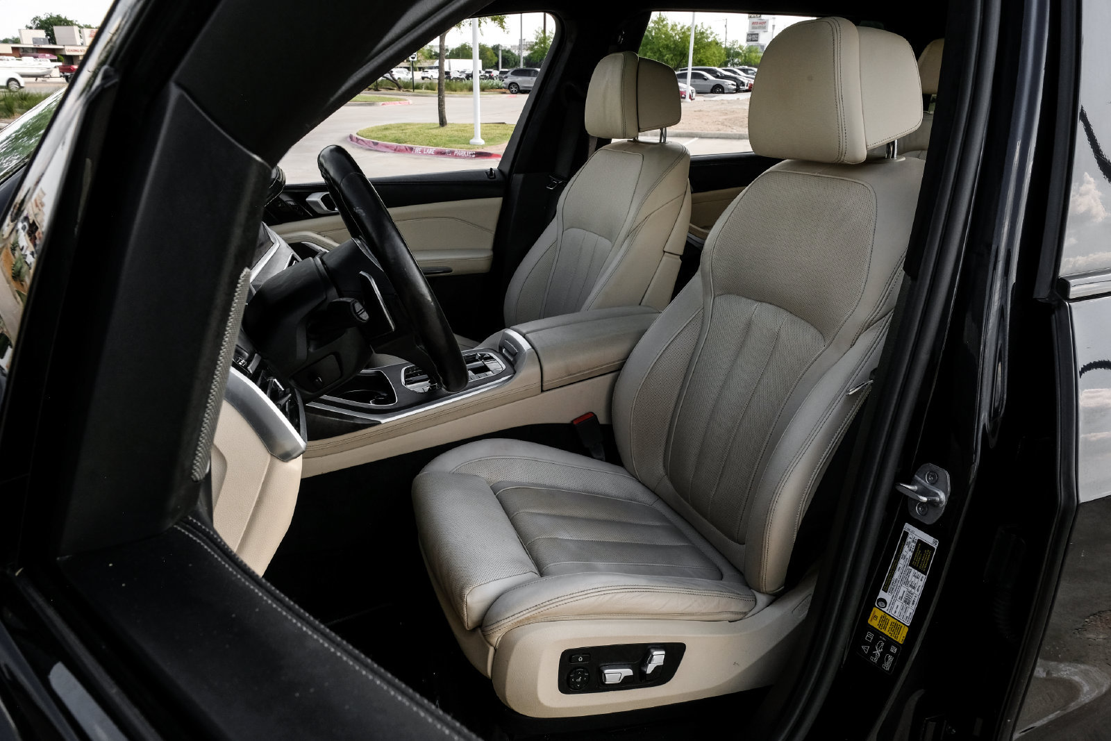 Used 2021 BMW X7 xDrive40i w/ M Sport Package AWD/4WD image 36