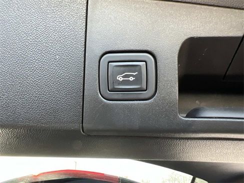 Certified 2023 Cadillac XT5 Premium Luxury image 11