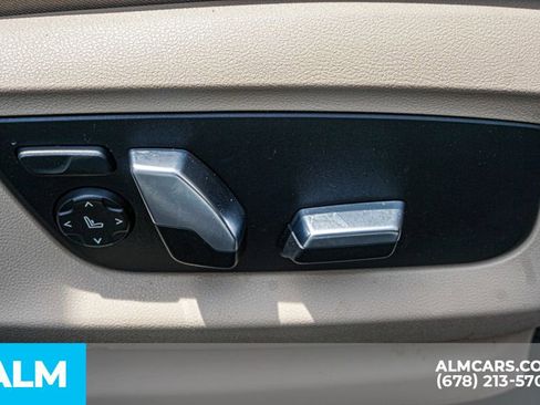 Used 2022 BMW 530i xDrive w/ Convenience Package image 59