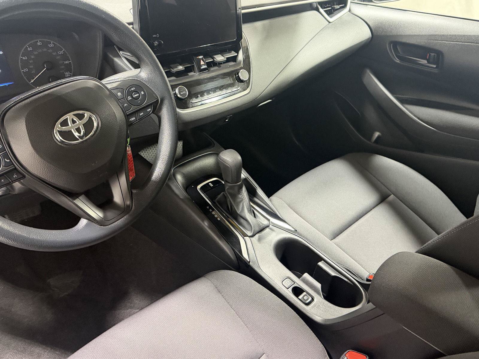 Used 2023 Toyota Corolla LE FWD image 5