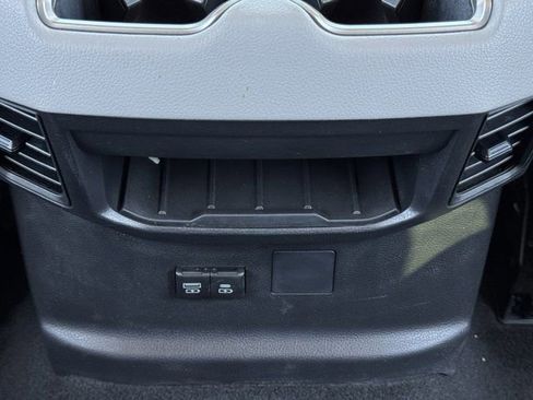 Used 2022 Toyota Tundra Limited image 32