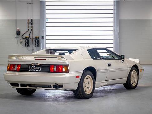 Used 1988 Lotus Esprit Turbo image 2
