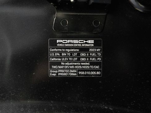 Certified 2023 Porsche Macan AWD/4WD image 40