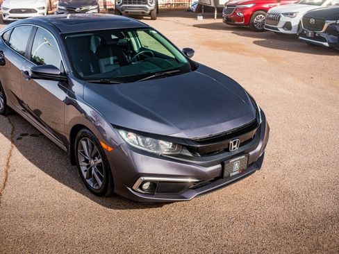 Used 2019 Honda Civic EX image 9