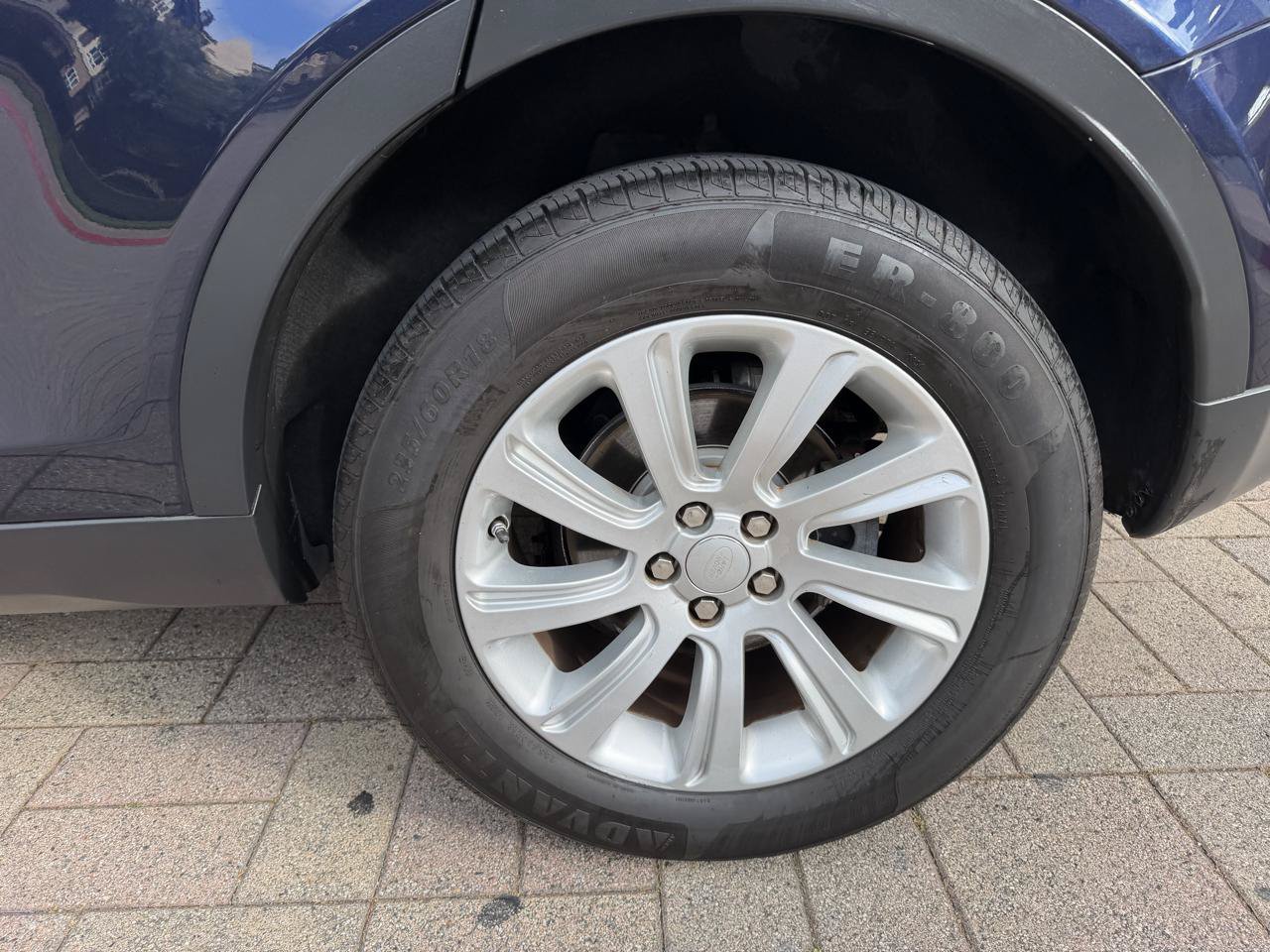 Used 2016 Land Rover Discovery Sport SE AWD/4WD image 22