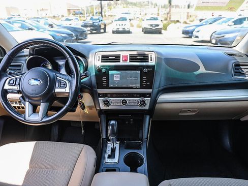 Used 2017 Subaru Outback 2.5i Premium w/ Popular Package #2 AWD/4WD image 2