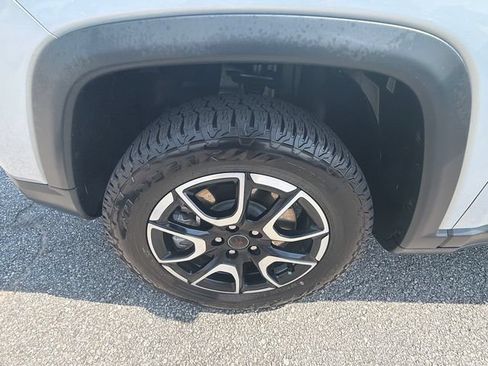 Used 2025 Jeep Compass Trailhawk AWD/4WD image 11