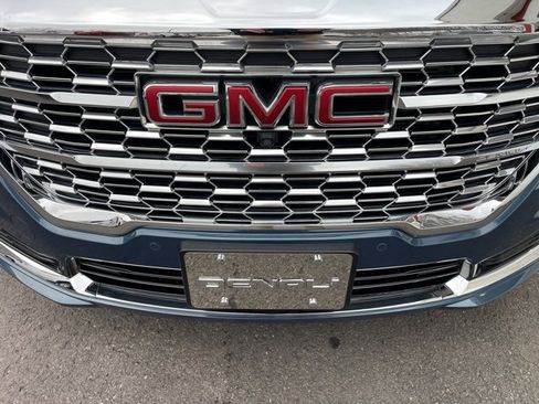 Used 2024 GMC Terrain Denali w/ Denali Premium Package image 4