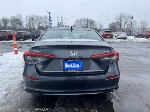 Used 2023 Honda Civic Sport image 3