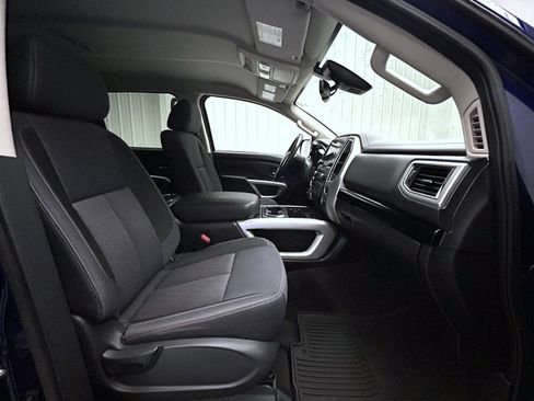 Used 2021 Nissan Titan SV w/ SV Convenience Package AWD/4WD image 15