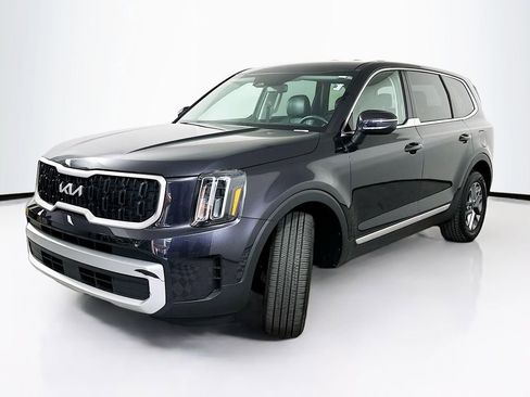 Used 2025 Kia Telluride LX FWD image 2