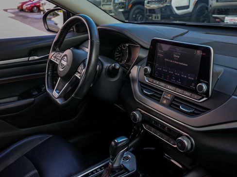 Certified 2023 Nissan Altima 2.5 SR image 19